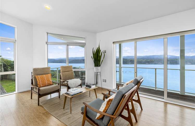 16 Signallers Grove Breaker Bay_5