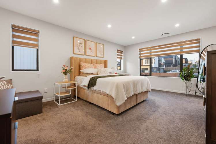 26 Ridgehill Rise Flat Bush_19