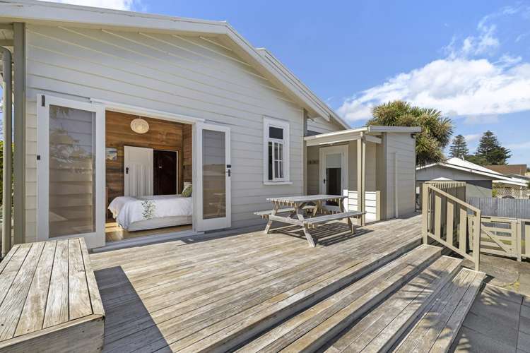 22 Wallis Street Raglan_17