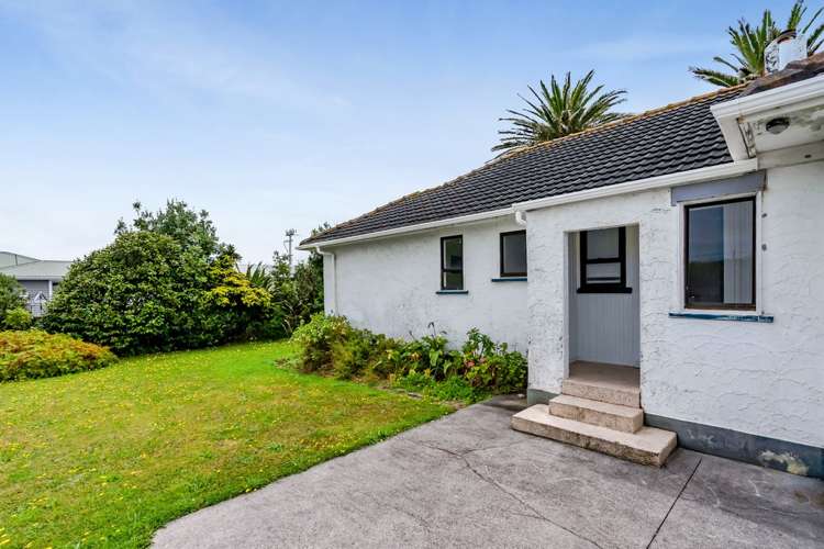 80 Gisborne Terrace Opunake_14