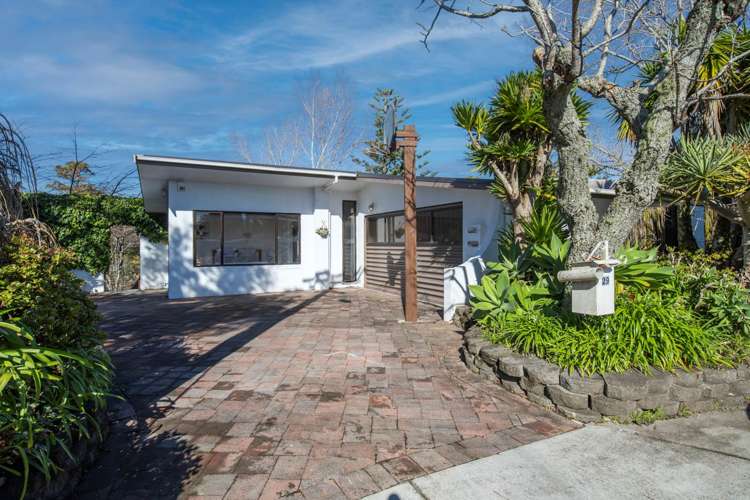 29 Colmar Road Mellons Bay_23