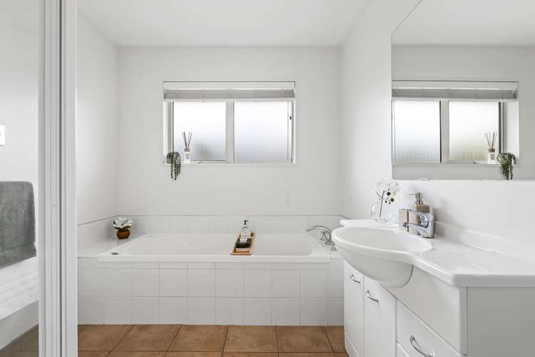 7 Benmore Gardens Harewood_15