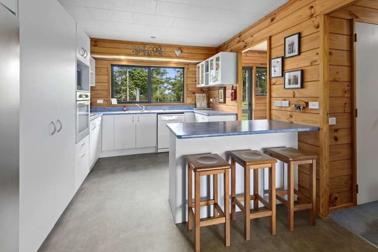 2006a State Highway 1 Whakapara_12