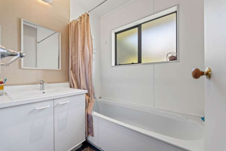 15 Judena Place Pukete_16