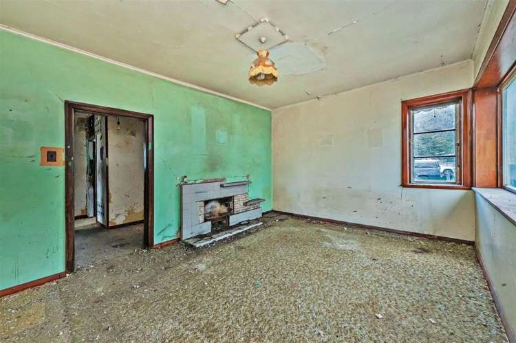 53 Main Road Redcliffs_11