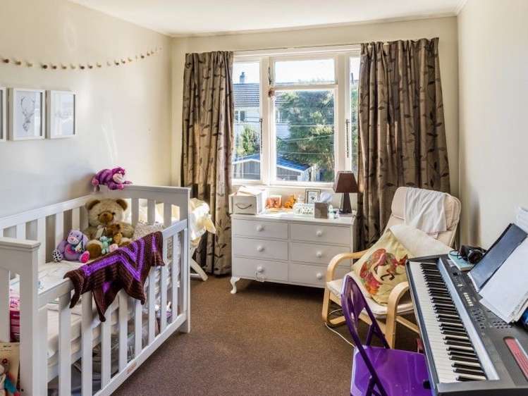 108 Whites Line East Waiwhetu_8