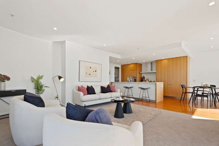 6A/24 James Cook Crescent_4