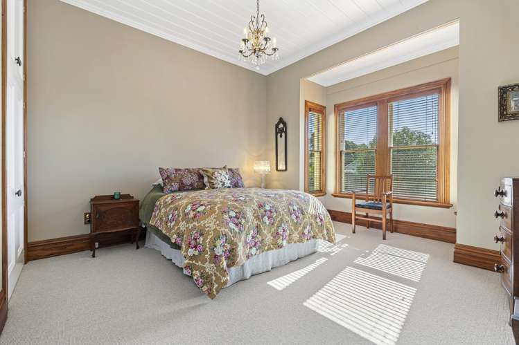 137 Egmont Road Hillsborough_13