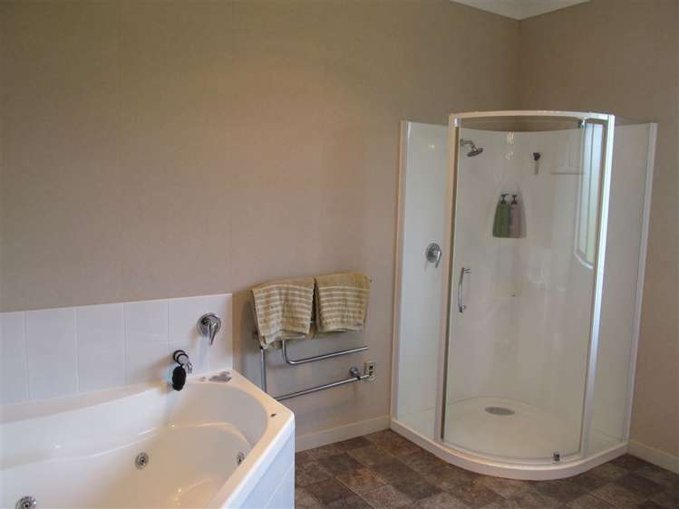 1018b Camerons Line Feilding_15