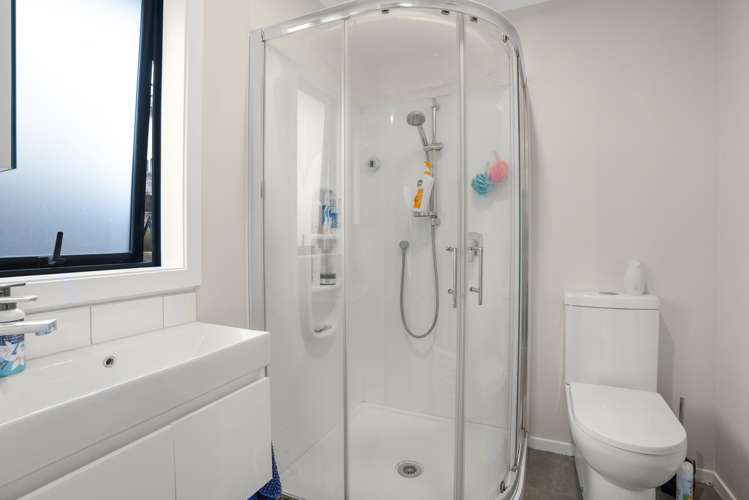 18a Mayo Grove Naenae_11