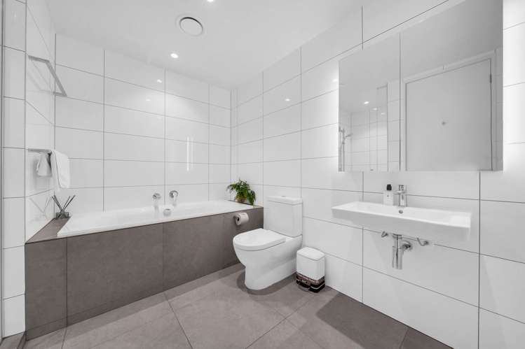 208/223B Green Lane West Epsom_17