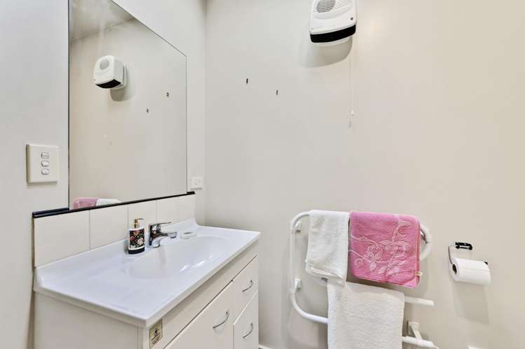 2A Ferndown Lane Bromley_20