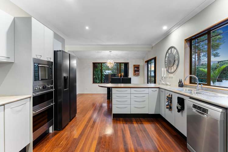 5 Ridgemount Rise Mangere Bridge_8