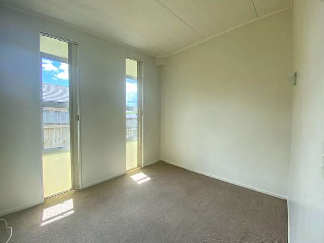 8 Merlot Lane Pukekohe_3