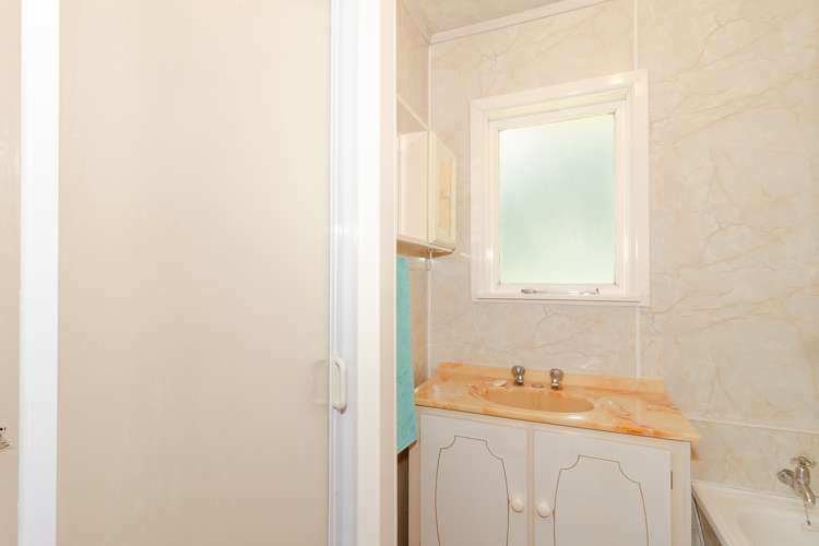 4 Alexander Avenue Onekawa_13