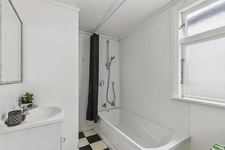 3 Angus Avenue Berhampore_7