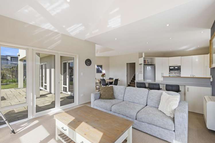 10 Sampson Avenue Waiwhakaiho_11