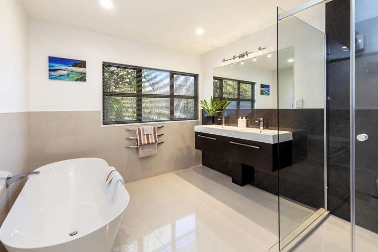8 Valley View St Andrews Hill_27