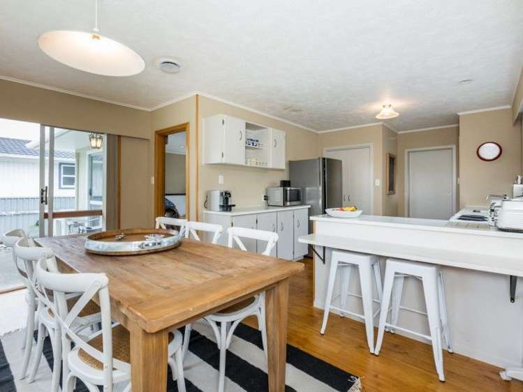 44 Holyrood Street Taradale_4