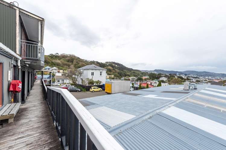 2/369 Adelaide Road Newtown_6