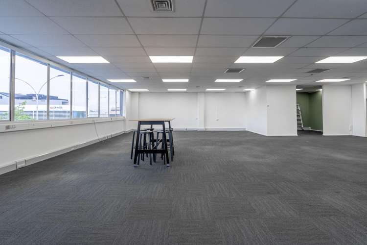 Part first floor/141 Cameron Road Tauranga Central_8