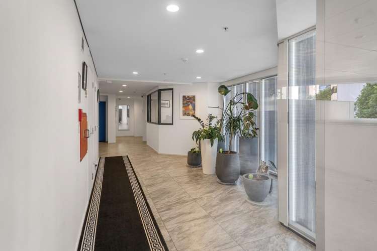 Unit 10B/6 Whitaker Place Grafton_17