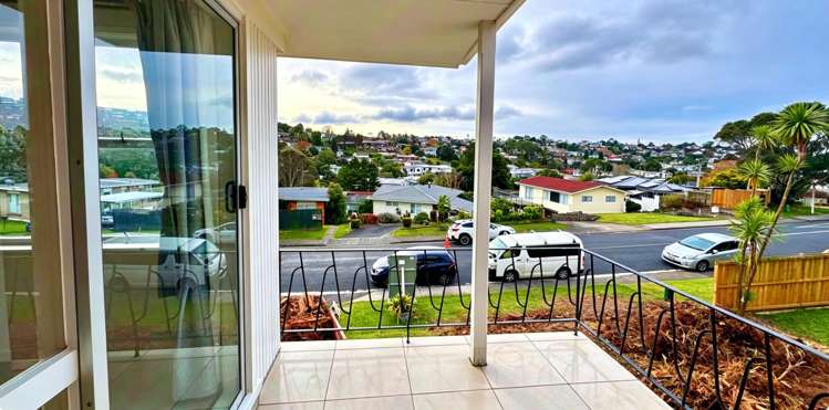 4 Ayton Drive Totara Vale_7