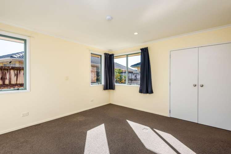 209 Old Farm Road Hamilton East_8