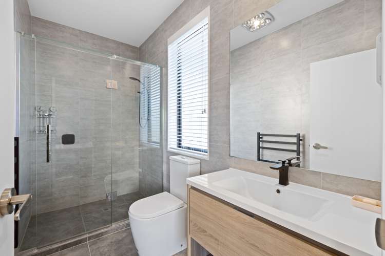 39 Syd Grant Crescent Orewa_20