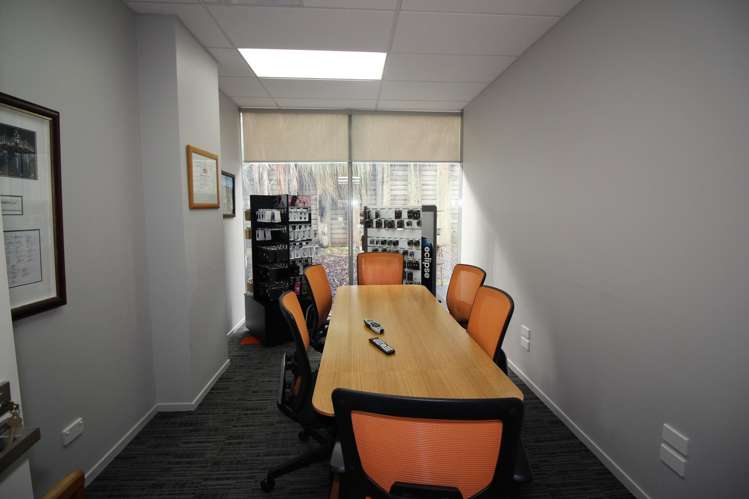 4/11 Orbit Drive Albany_9