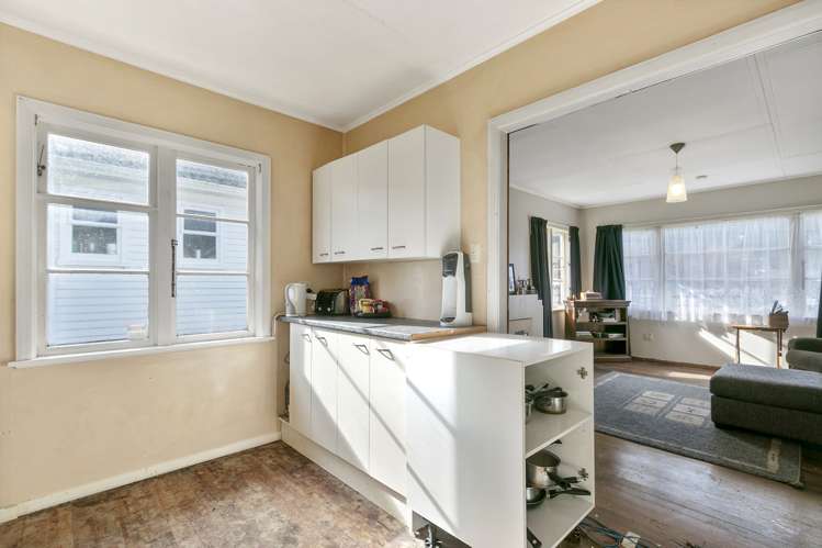 195 Wellington Road Wainuiomata_4