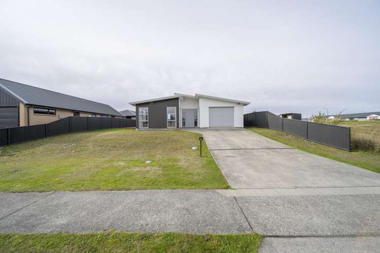 22 Hidden Lakes Avenue_0
