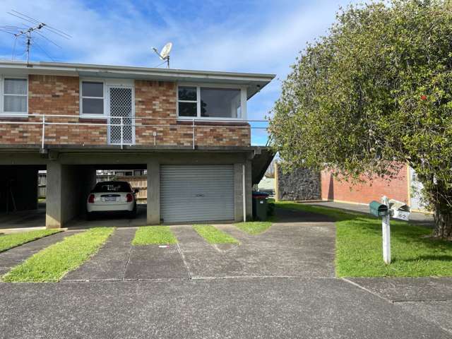One bedroom unit - Perfect location