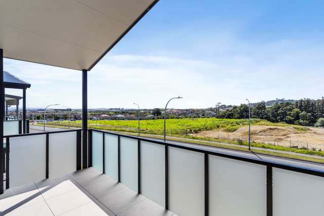 301/32 Shortfin Place Flat Bush_4