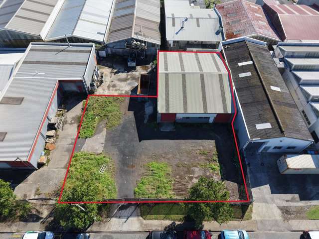 Affordable heavy industry Onehunga yard