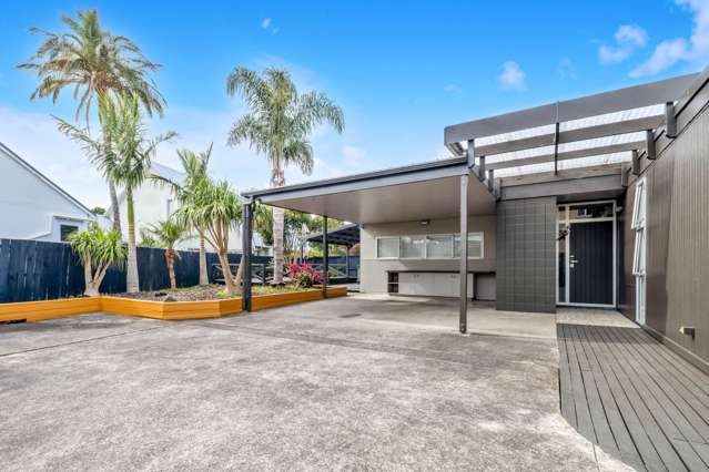 Coastal Living on Prestigious Eastern Peninsula