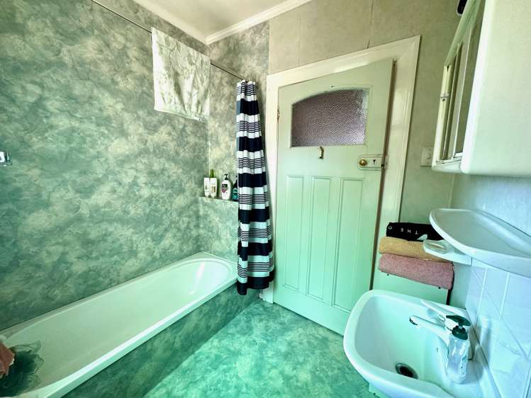 220 Clyde Street Balclutha_10