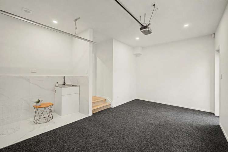 32C-32D Grande Vue Road Hill Park_10