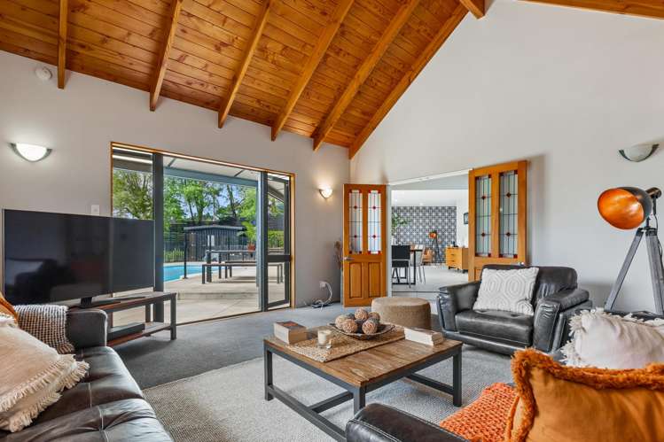 7 Attwood Road Paremoremo_8