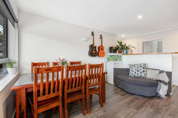 2/33F Springs Road Parakai_6