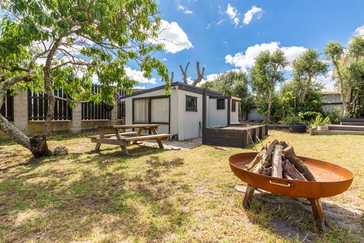 7 Costello Crescent Pukehina_24