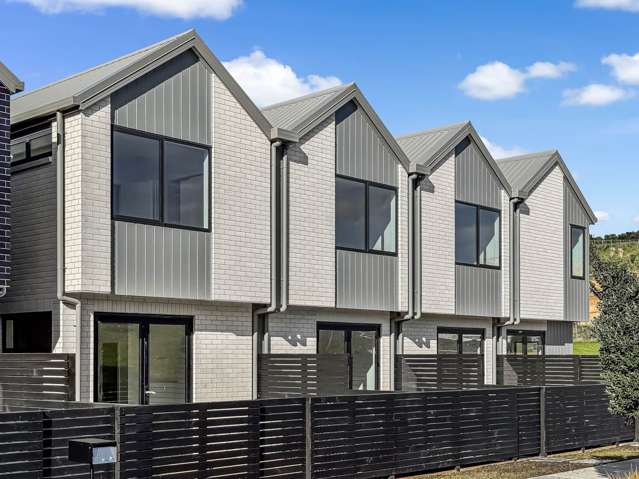Park Front, Brand New Quality 2 Bedrooms!