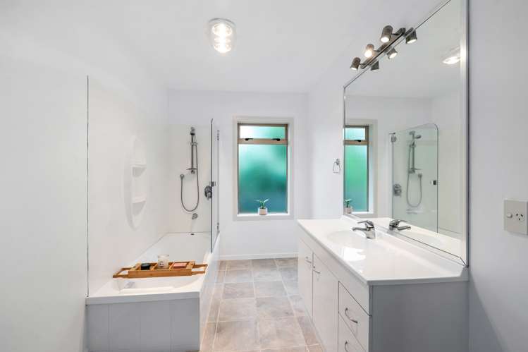 40 Lakemere Way Kinloch_15