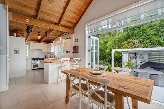 17 Cemetery Road Kuaotunu_2