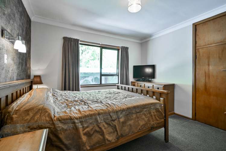 711 Maitland Crescent Mayfair_14