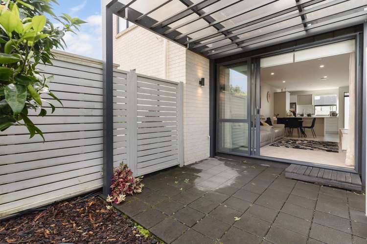 16 Rorida Lane Flat Bush_2