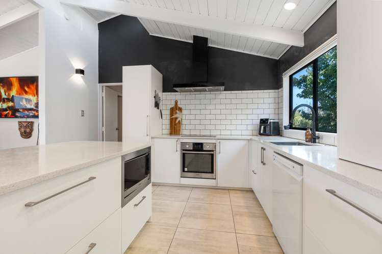 113 Vipond Road Stanmore Bay_3
