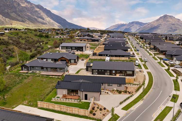 25 Spur Ridge Rise Jacks Point_36