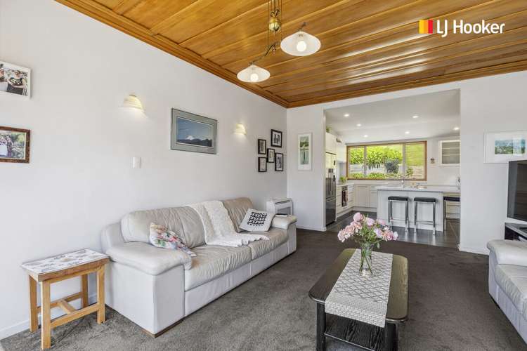 33 Marine Parade Macandrew Bay_11