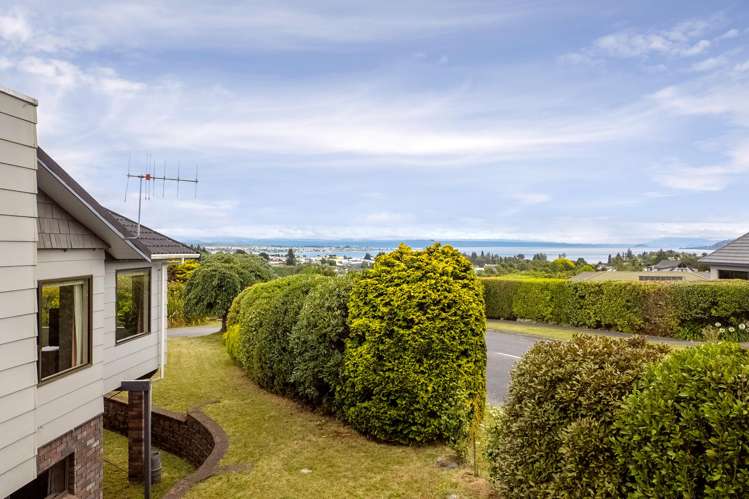 9 Bracken Row Rangatira Park_31
